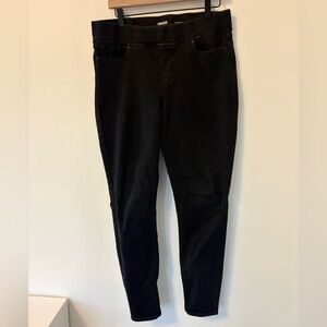 Signature by Levi Strauss Black Pull-On Skinny Jeans
